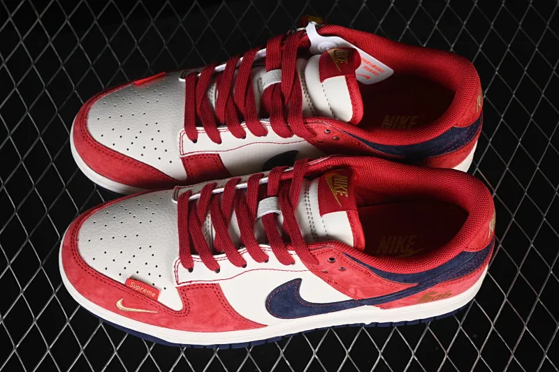 All categories Nk SB Dunk Series Nk SB Dunk Low High-end customized low-top sneakers Nike SB Dunk Low Year of the Horse joint black and red stitching High-end customized low-top casual sneakers HG0026-008